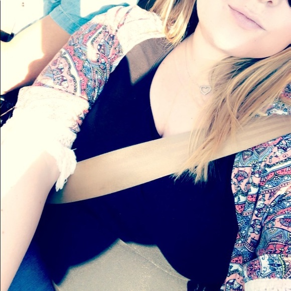 Beautiful Elephant Print Kimono with Fringe Sleeve - Picture 4 of 4